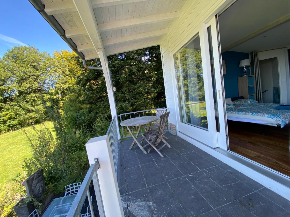 Petite Maison A L'Oree Des Bois Vue Magnifique Sur Le Lac Zenitude Et Plenitude Villa Belmont-sur-Lausanne Exterior photo